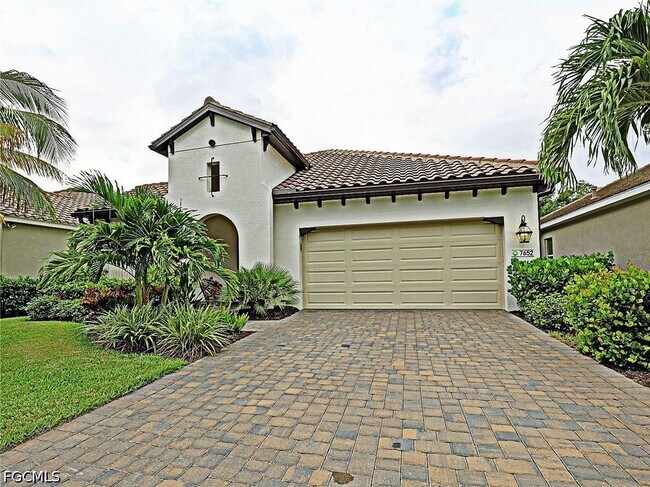Foto del edificio - 7652 Cypress Walk Dr