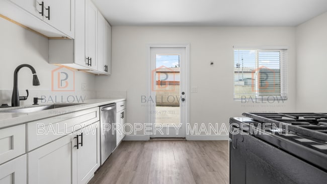 Building Photo - 457 - B Smith