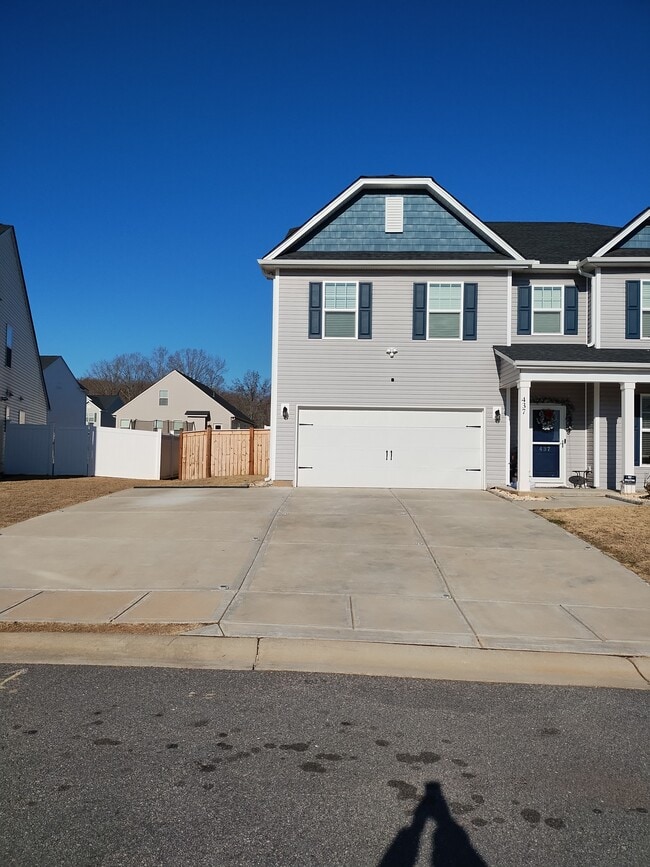 Building Photo - 437 Marietta Ln