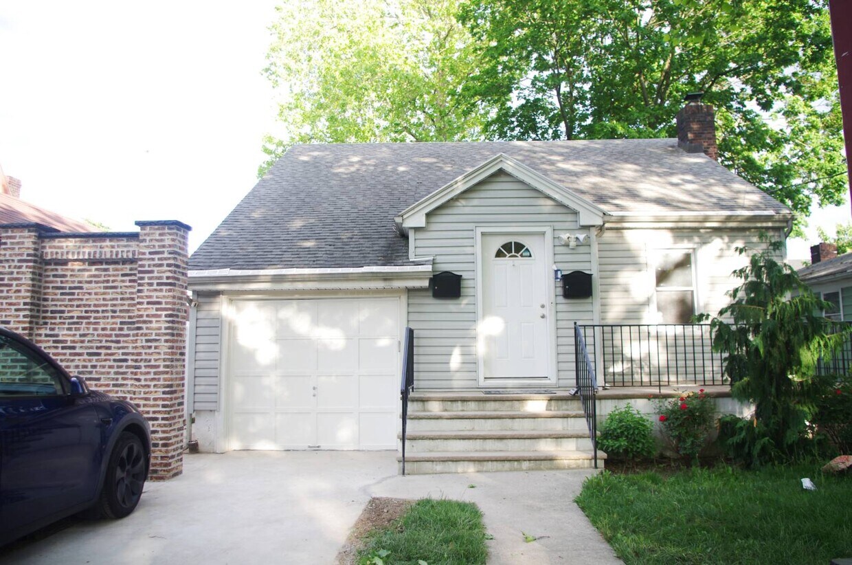 Foto principal - 146 10 St
