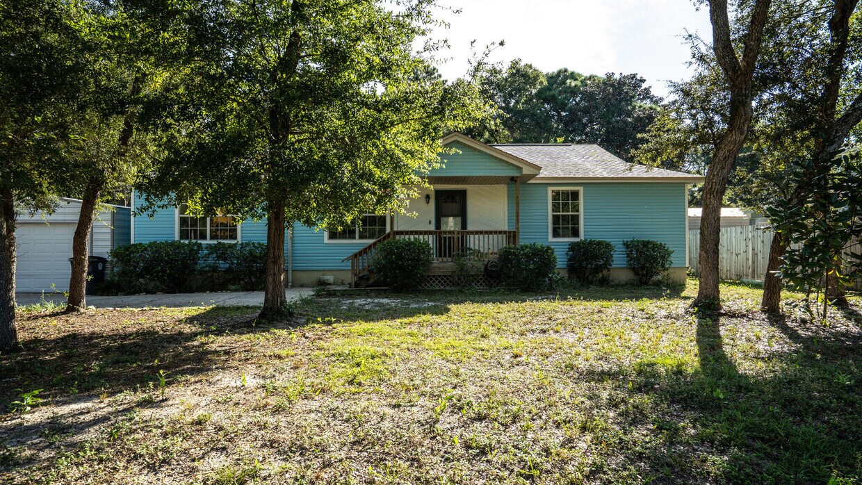 Foto principal - 316 S John Sims Pkwy