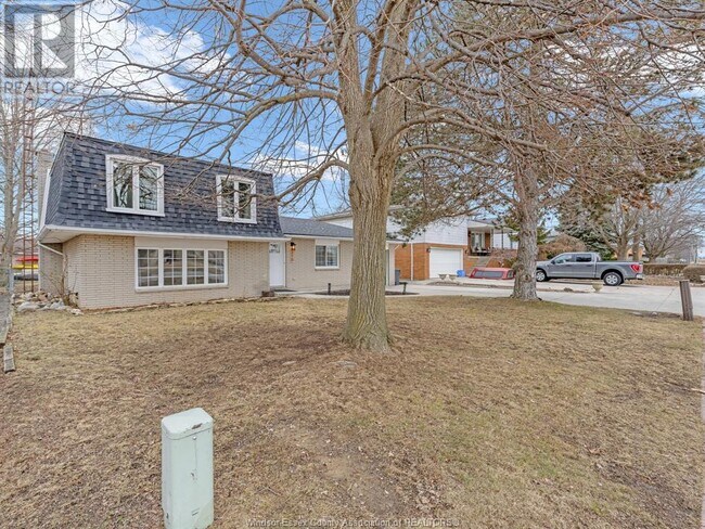 Building Photo - 370 Fryer St