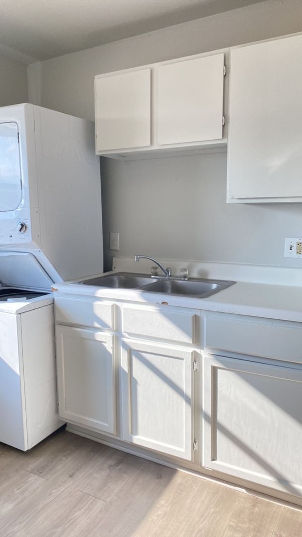 Foto del edificio - 303 North Dr