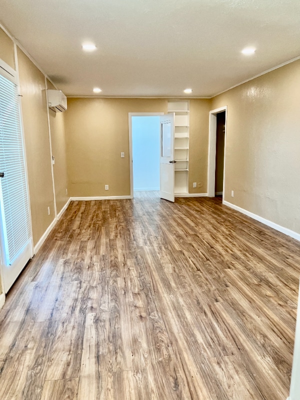 Building Photo - 5820 Pickering Ave