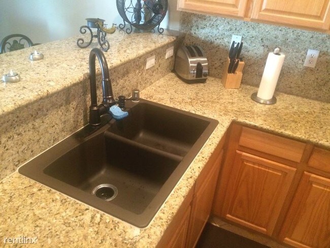 Foto del edificio - 249 Serenity Ridge Ct