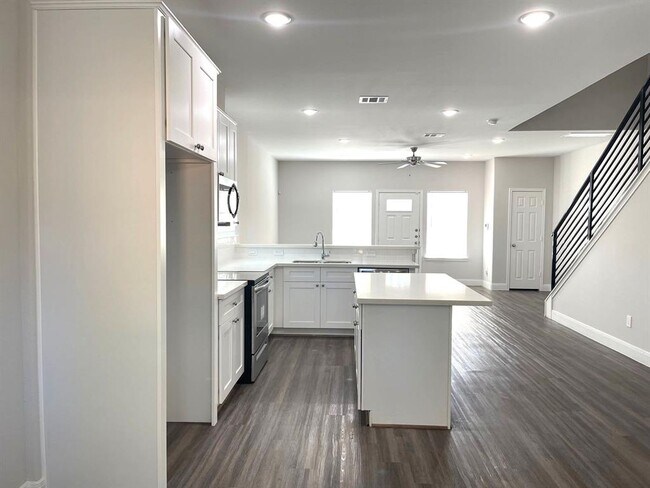 Foto del edificio - 5214 Mayle St