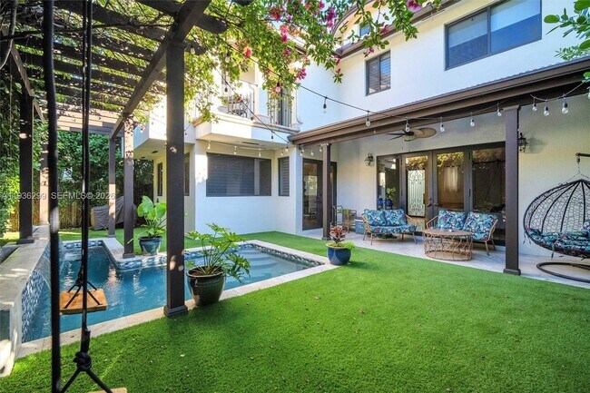 Foto del edificio - 627 Alcazar Ave