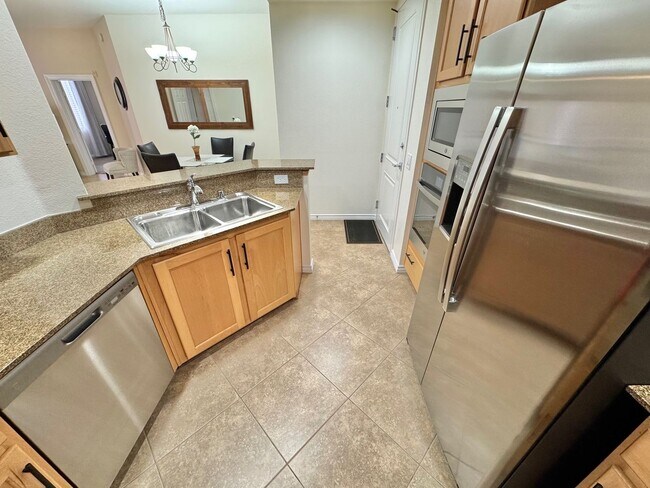 Foto del edificio - BRIGHT CONDO WITH BALCONY IN SOUTH LAS VEGAS
