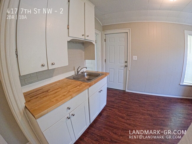 Building Photo - 417 7th St NW