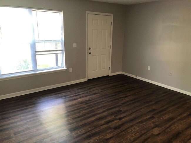 Foto del edificio - 5536 Cedar Springs Rd