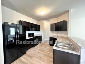 Building Photo - 1314 Travertine Pl