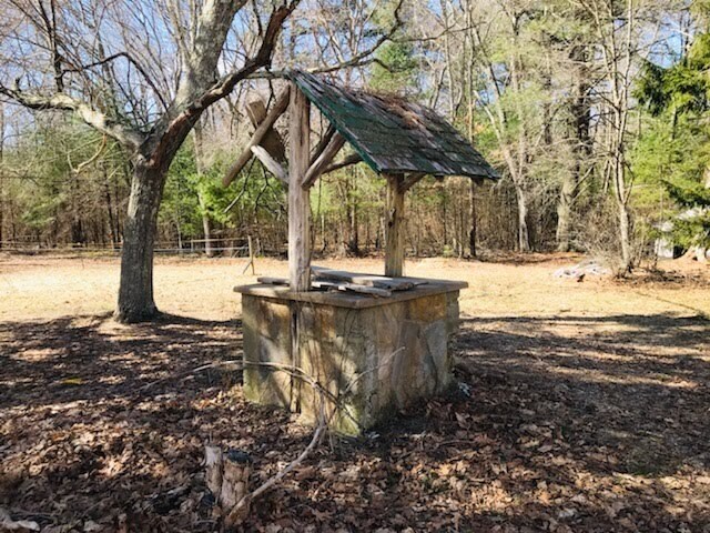 Building Photo - 306 Weaver Hill Rd