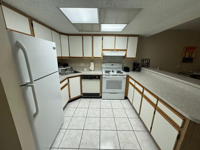 Building Photo - 1680 Sunny Brook Ln