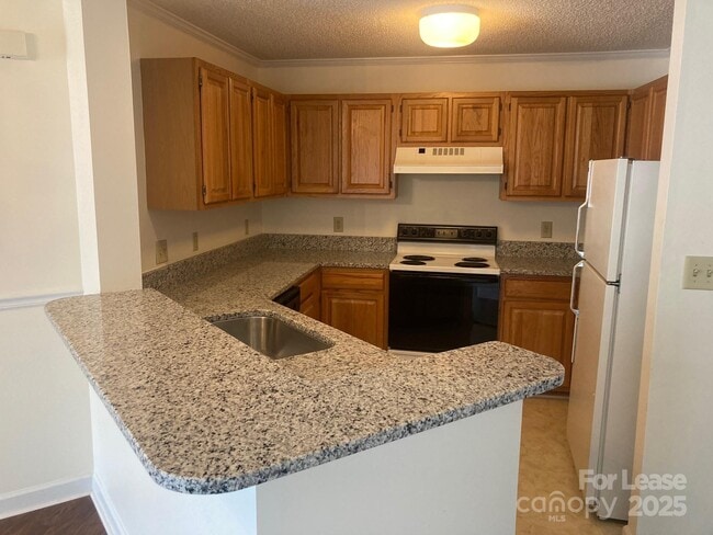 Foto del edificio - 1044 Southwest Dr