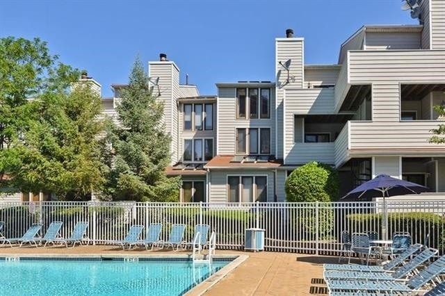 Foto del edificio - 750 Mainsail Ln