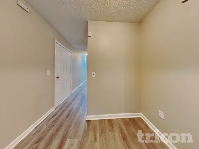 Building Photo - 2378 Iron Horse Dr