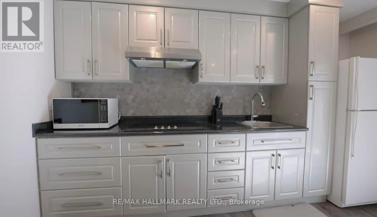 Building Photo - 225 Bayview Fairways Dr