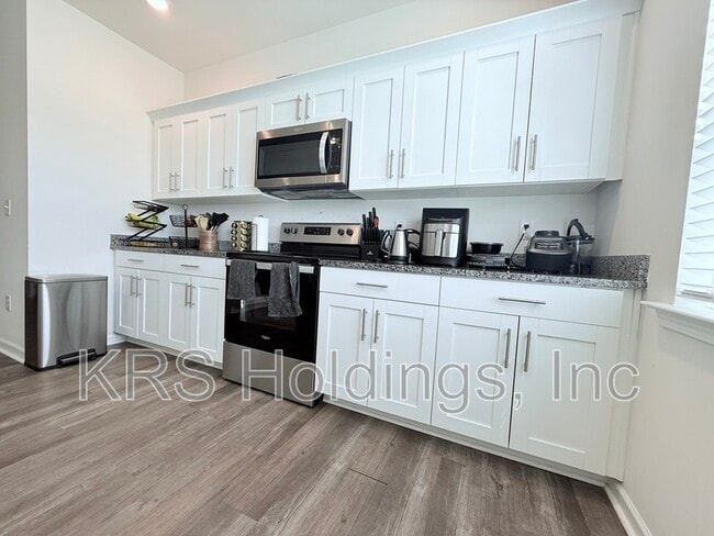 Building Photo - 4103 Trevino Dr