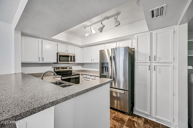 Foto del edificio - 1331 W Baseline Rd
