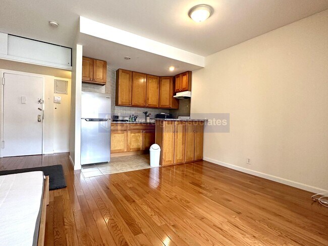 Building Photo - 318 West 107th Street