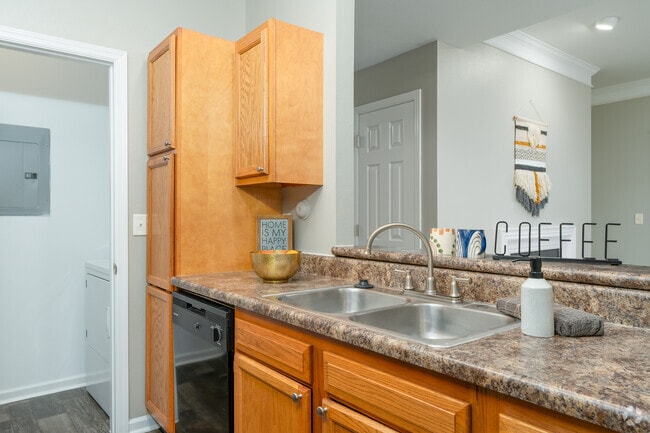 1BR, 1BA - 831SF - Prairie Point