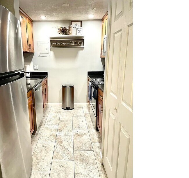 Kitchen - 103 Grove St