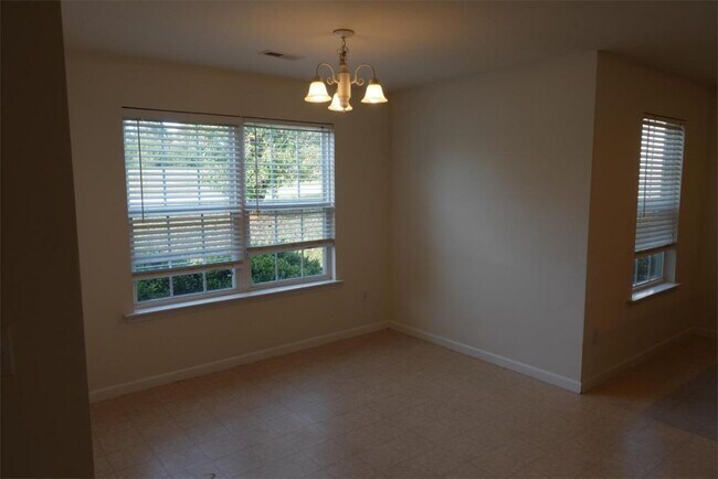 Building Photo - 23 Waukegan Way