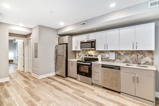 Building Photo - Berks Reserve - Suites @The Reserve