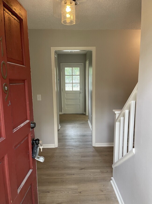 Building Photo - 109 Bent Bough-Harbison Community