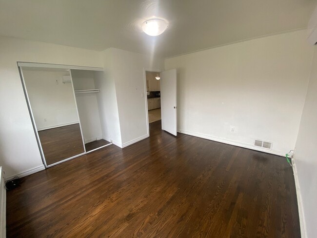 Building Photo - 89 Cleta Dr