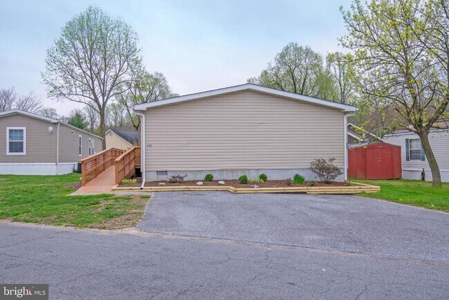 Building Photo - 152 Carnation Dr