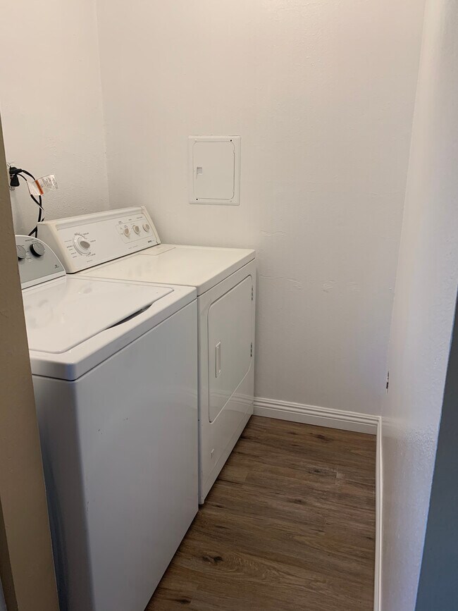 Laundry room - 3665 Harbor View Way