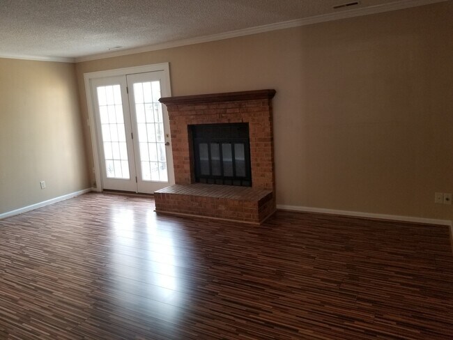 Building Photo - INDIAN LAKES - COLONY OAKS