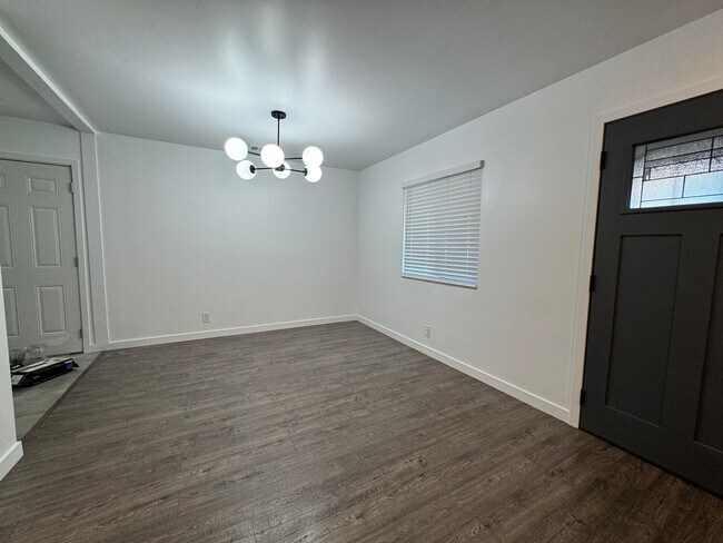 Foto del edificio - 317 Tennyson Rd