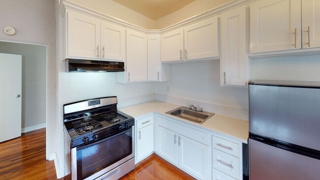 Building Photo - Budlong Apartments...Newly Renovated One B...