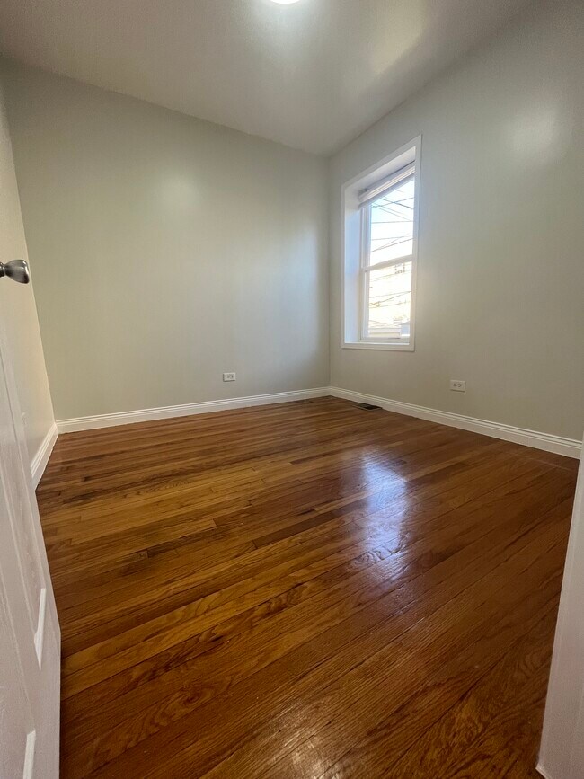 Bedroom #1 - 2816 W Cullom Ave