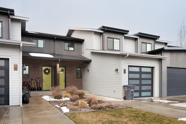 Foto del edificio - 3083 Warbler Way