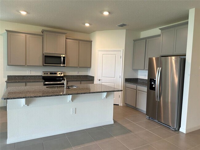 Building Photo - 4329 Main St