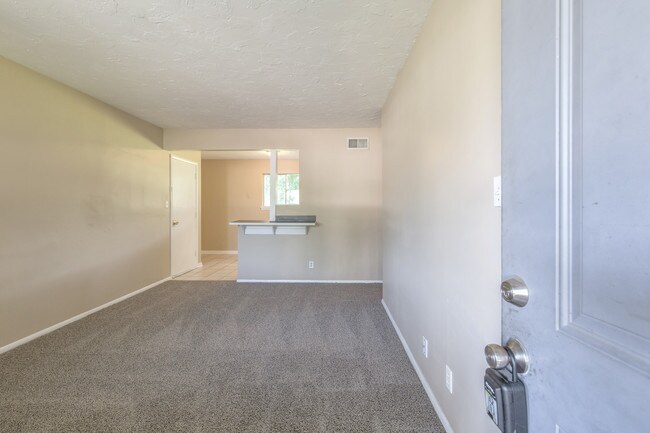 Building Photo - 409 S 200th E Ave