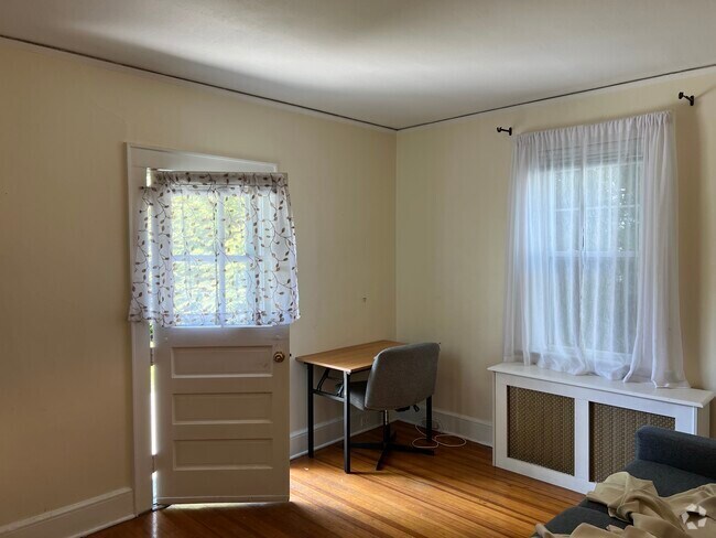 Building Photo - 32 Edgewood Ave
