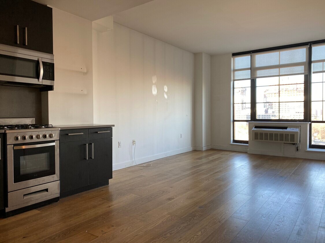 Building Photo - 180 Nassau St