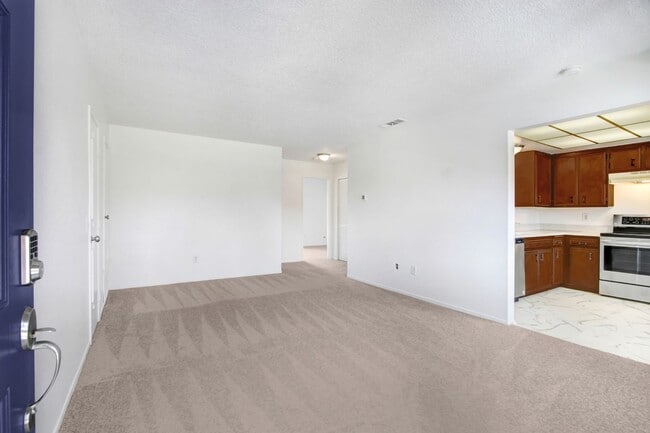 Building Photo - Available now for immediate move in. The L...