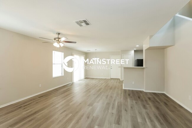 Foto del edificio - 5836 E Hoover Ave