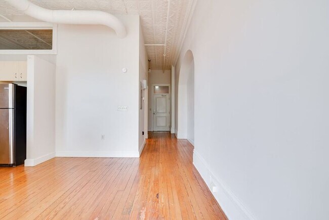Building Photo - 121 West Broad Street