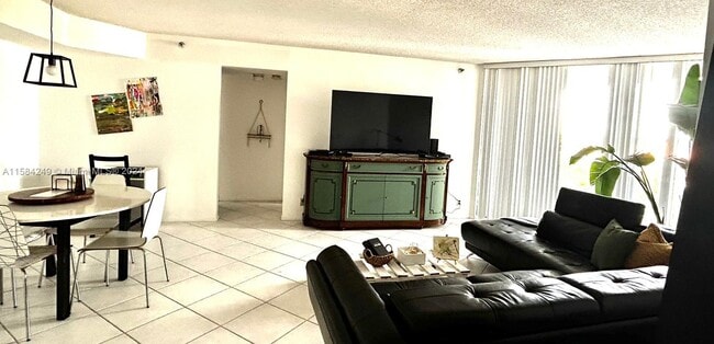 Building Photo - 3610 Yacht Club Dr