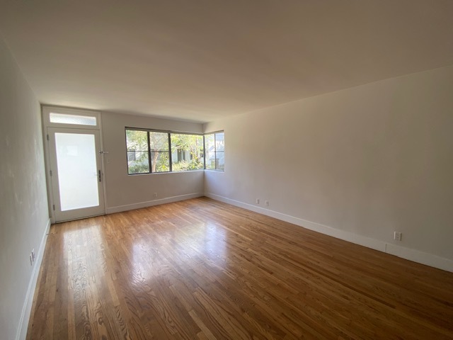 Building Photo - 3130 S Barrington Ave