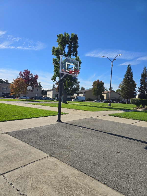 Foto del edificio - 1751 Ross Cir