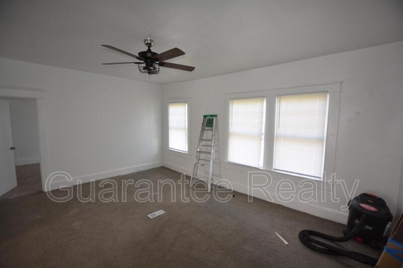 Foto principal - 811 E Main St
