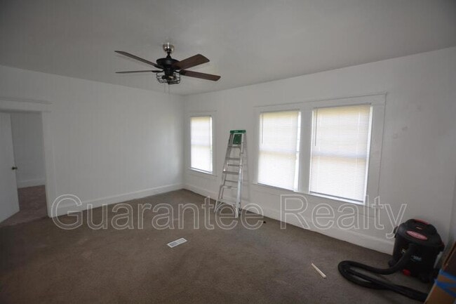 Foto del edificio - 811 E Main St