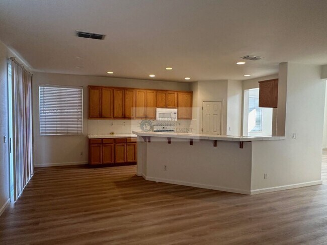 Building Photo - 8655 Tenaya Ct